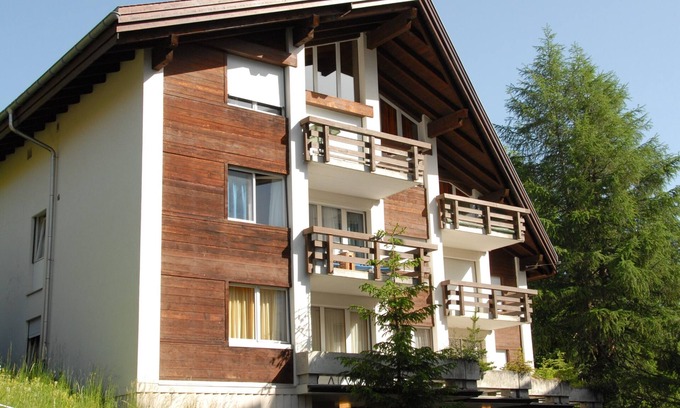 Stechelberg Apartment | Charming and cosy apartment (sleeps 4-6 people) in a beautiful mountain village