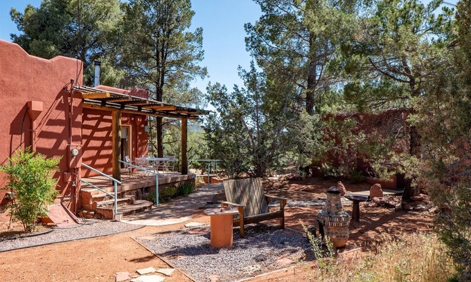 West Sedona House | Charming and Cozy Sante Fe Style Cabin - S041