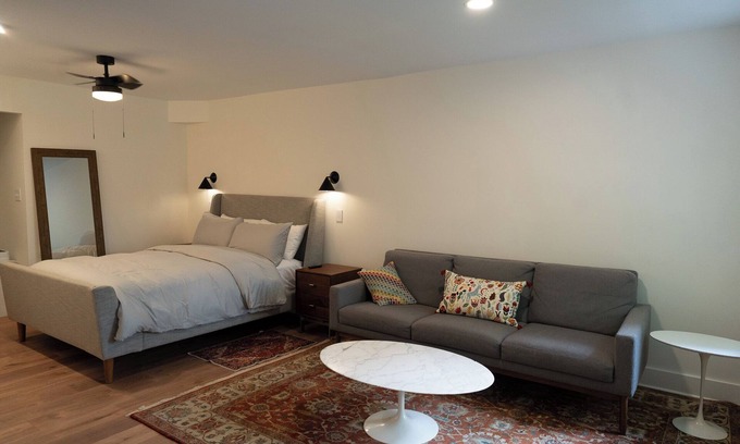East Side Apartment | Charming and cozy studio on the park