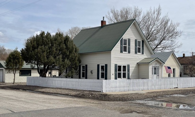 Saratoga House | Charming and historic home close to downtown