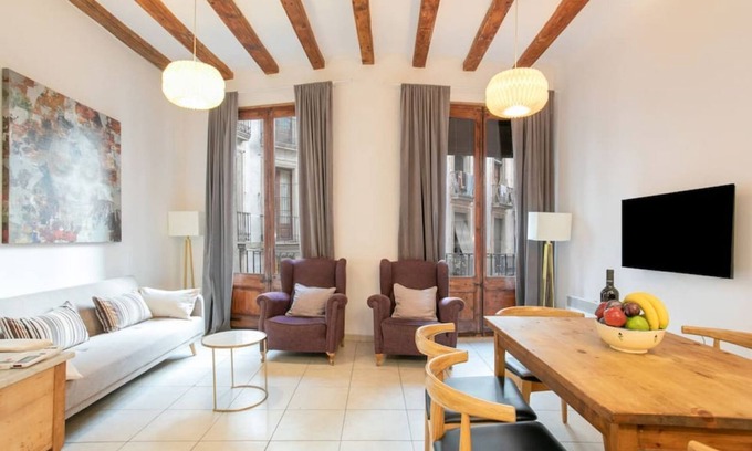 Gothic Quarter Apartment | Charming and lively atmosphere in Gothic Quarter