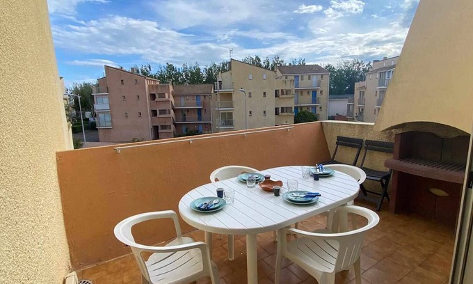Marseillan Plage Apartment | Charming Apartment with Terrace, Steps from the Beach, Sleeps 6