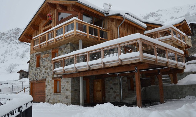 Le Bettaix Apartment | Charming apartment in a mountain chalet near the slopes, Jacuzzi