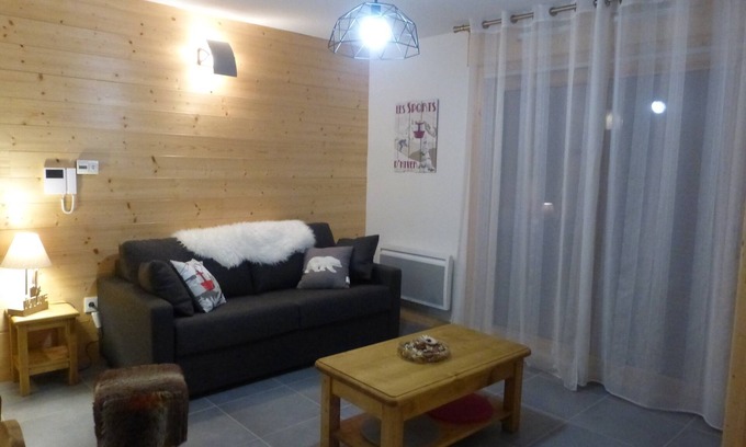 Mont-de-Lans Apartment | Charming apartment on the ground floor departure back ski in ski out beautiful residence