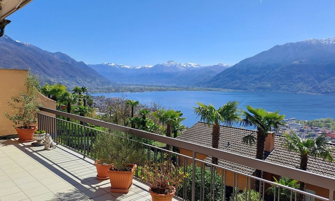 Locarno Apartment | Charming apartment on the 1st floor of a small residence on a sunny slope above