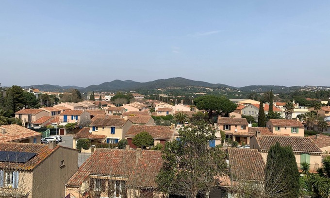 Sainte-Maxime Apartment | Charming apartment, 6pers, 400m from the beach, private garage