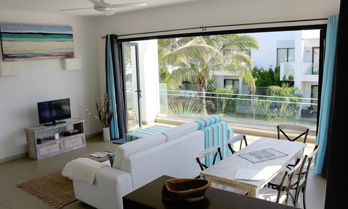 Roches Noires Apartment | Charming apartment in Azuri