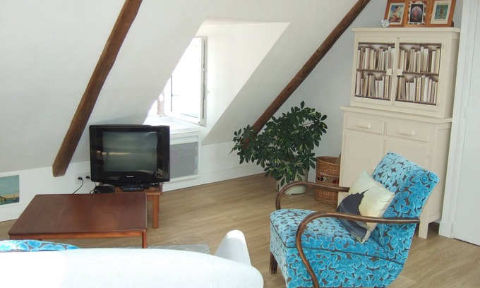 Granville Apartment | Charming apartment F2, full center, 200m from the beach, free parking prox