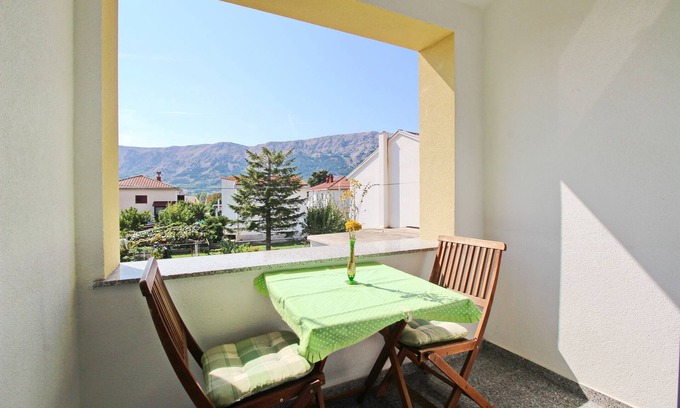 Baska Apartment | Charming apartment for 2-3 persons with Balcony Bebek Gorica