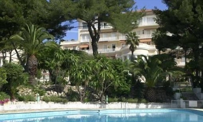 Hyeres Apartment | Charming apartment in a luxurious residence in Hyeres