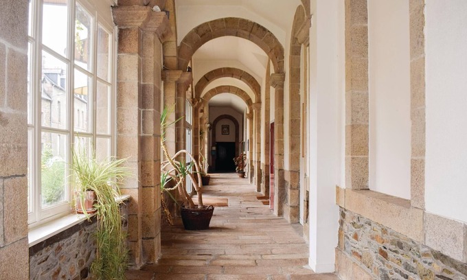 Treguier Apartment | Charming apartment in listed building in the center of the village.