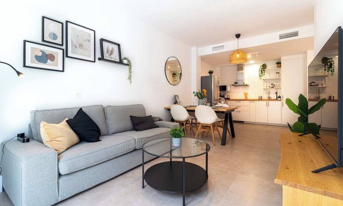 Perchel Sur Apartment | Charming Apartment in the Heart of Málaga