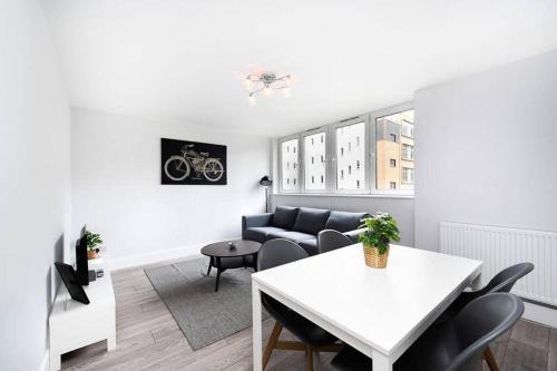 St Luke's Apartment | Charming Apartment in the Pleydell Estate