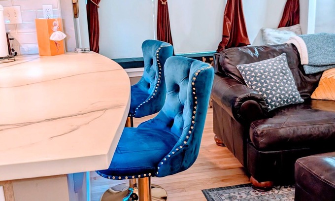 College Hill Apartment | Charming apartment in wonderful Wichita neighborhood
