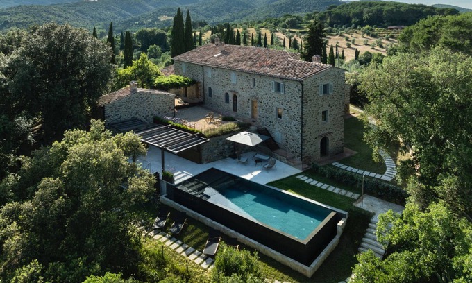 Suvereto Apartment | Charming apartment located on tuscan hills with swimming pool and a tennis court
