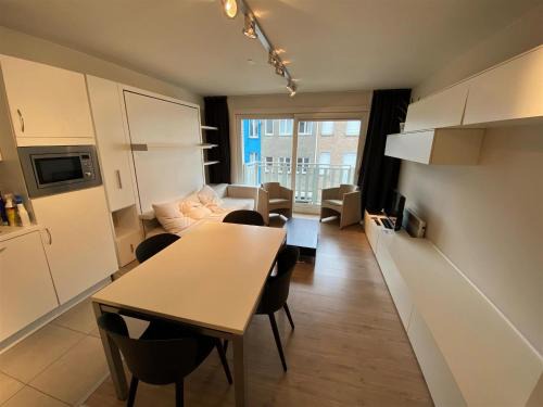 De Panne Apartment | Charming Apartment Near Beach, cleaning included