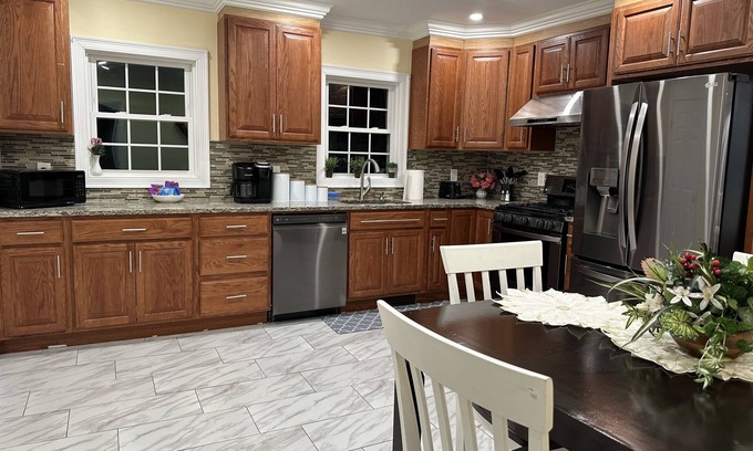 Rimmon Heights Apartment | Charming Apartment-Saint Anselm -SNHU