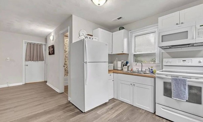 Portsmouth Apartment | Charming apartment with AC and WiFi in beautiful Portsmouth