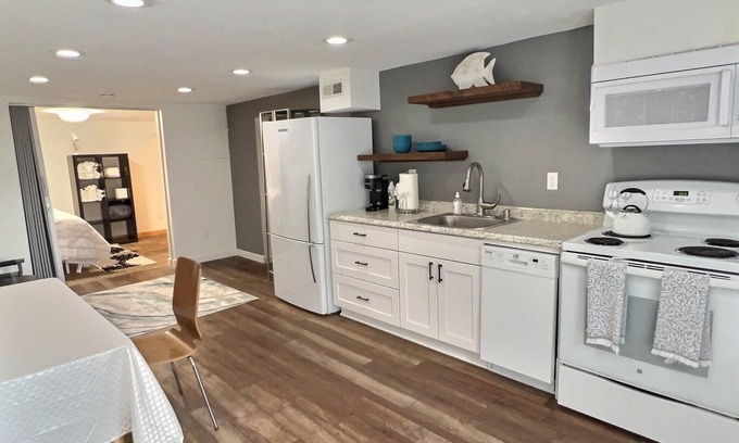 Magnolia Apartment | Charming apartment with Free Parking in magnolia Seattle