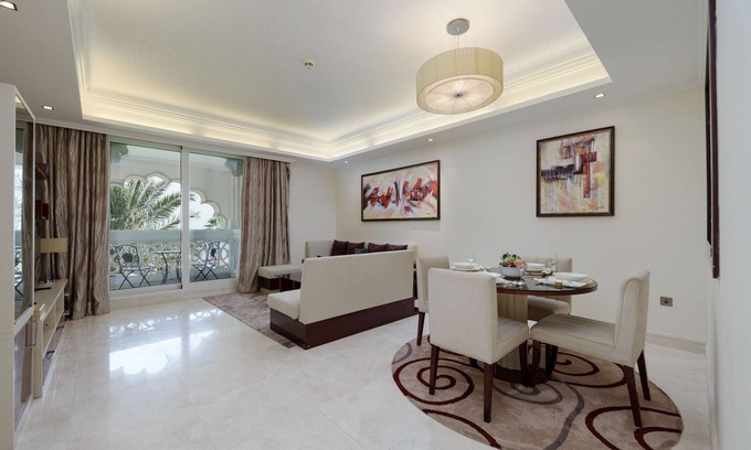 Palm Jumeirah Apartment | Charming Apt with Arabesque Sea View on the Palm Jumeirah