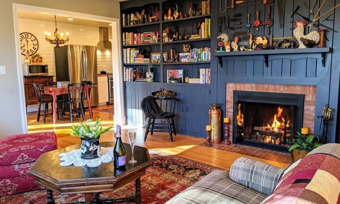 Laurel Park House | Charming Asheville Studio w/Fire Pit & Patio + Biltmore Pass