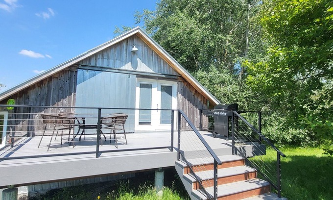Bellingham House | Charming barn studio in peaceful Bellingham with AC