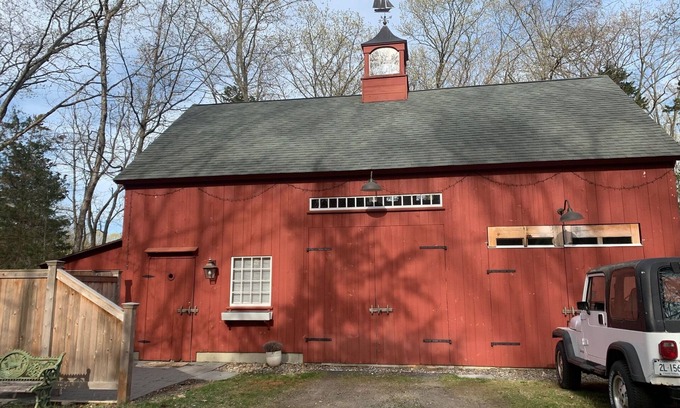 Fairfield House | Charming barn with 1 bedroom and WiFi, AC in lovely Fairfield, CT