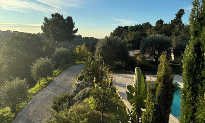 La Gaude Villa | CHARMING BASTIDE IN THE HEART OF LAVENDER AND OLIVE GROVES