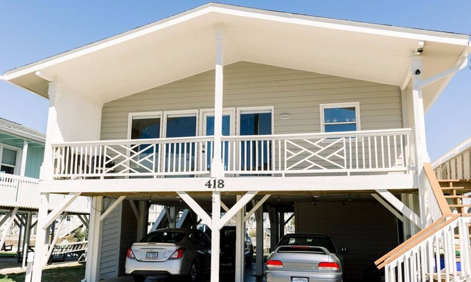Holden Beach House | Charming beach cottage with Intercoastal views for restful vacation