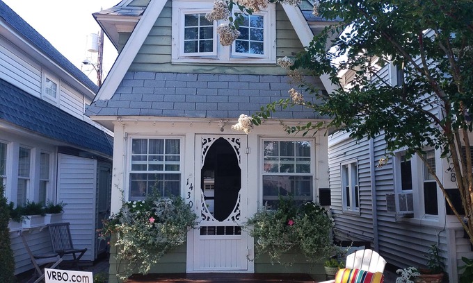 North End House | Charming Beach Cottage, Newly renovated. located in Ocean City Nj.