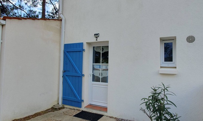 La Faute-sur-Mer House | Charming Beachside House, Sleeps 6 – Close to Forest & Sunny Shores
