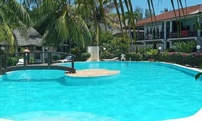 Watamu Apartment | Charming Beachlet that is clean, airy and in a perfect location.