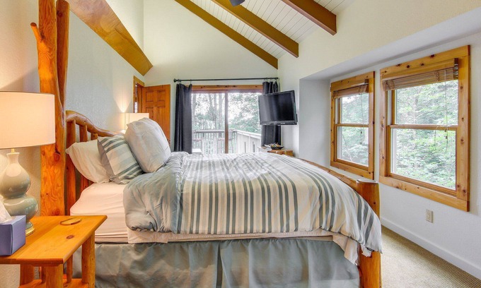Mountain Air Hotel | Charming Blue Ridge Mountain Home!