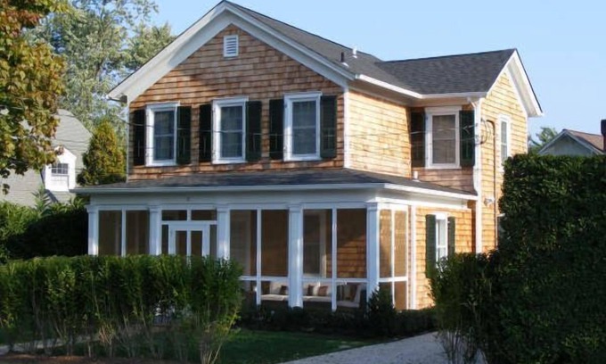 Bellport House | Charming Boutique House In Village Of Bellport