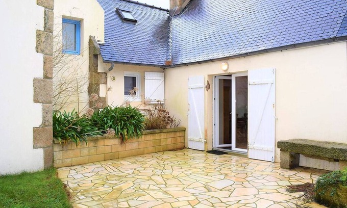 Trebeurden House | Charming Breton House, Enclosed Garden, WiFi, Near Beaches, Bikes Available - Trébeurden