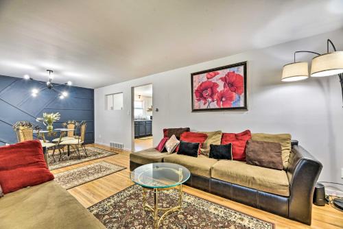 North Buffalo Apartment | Charming Buffalo Apt 18 Mi to Niagara Falls!