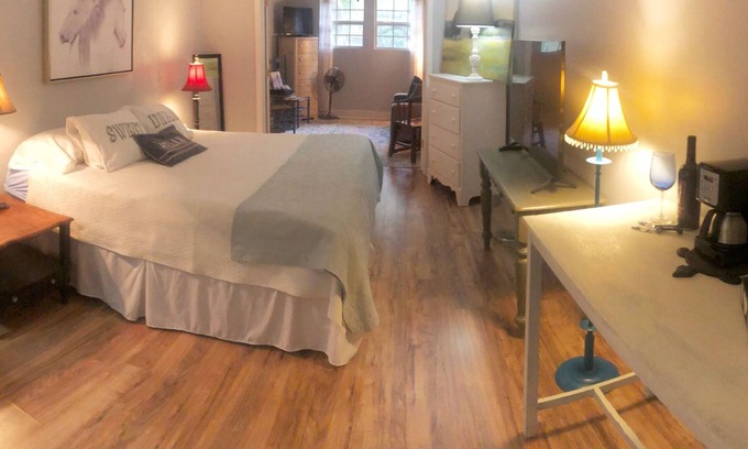 St. Simons Island House | Charming Bungalow suite in Peaceful Sea Palms