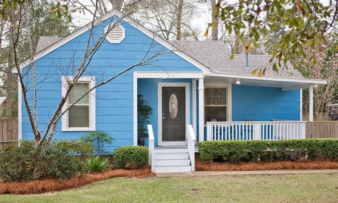 Laurel House | Charming Bungalow in Historic Laurel, Pet Friendly