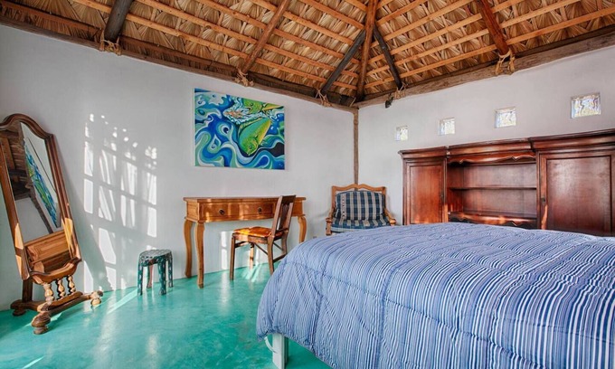 El Pescadero House | Charming bungalow with WiFi and AC in peaceful El Pescadero