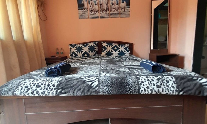 Holy Cross Colony House | Charming bungalow with AC and WiFi in beautiful Dabolim
