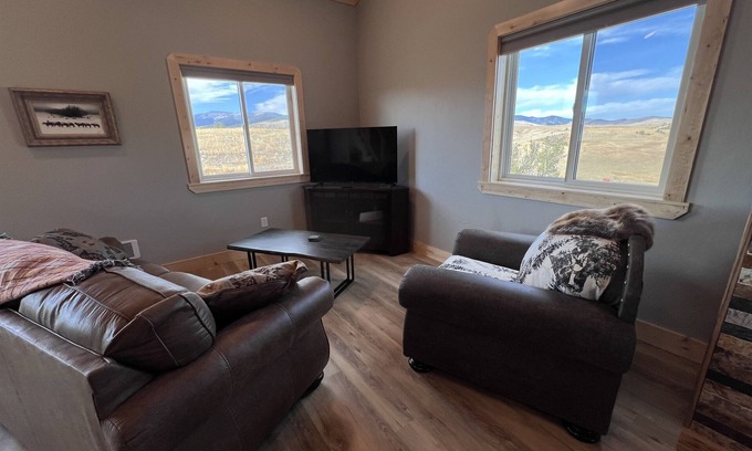 Madison County House | Charming cabin in the Tobacco Root foothills