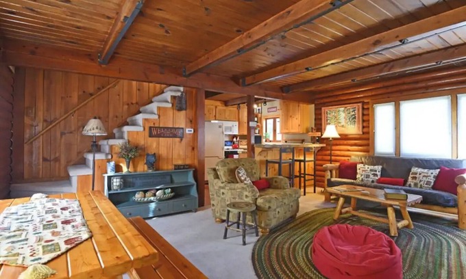 Kings Beach Cabin | Charming Cabin on Brockway Golf Course in Tahoe Vista, Californian
