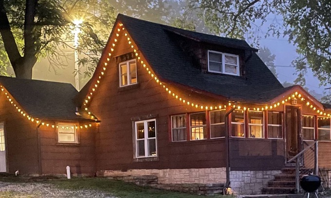Branson Cabin | Charming Cabin On Taneycomo Lake (Cabin 1)