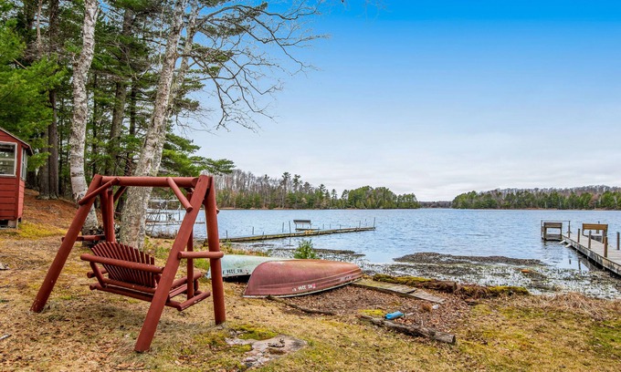 Arbor Vitae House | Charming Cabin w/Lake Views and Trail Access - Family-Friendly