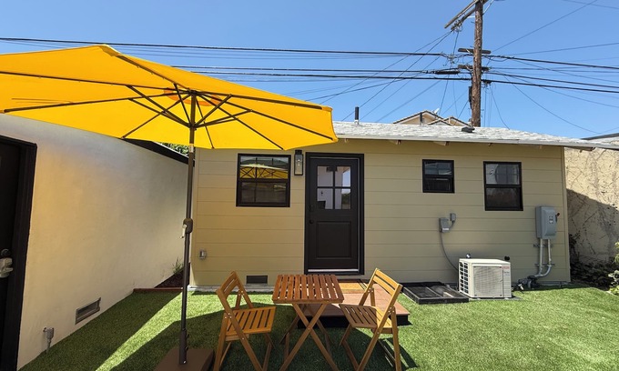 Park Mesa Heights Apartment | Charming Casita near USC, SOFI, and Culver City