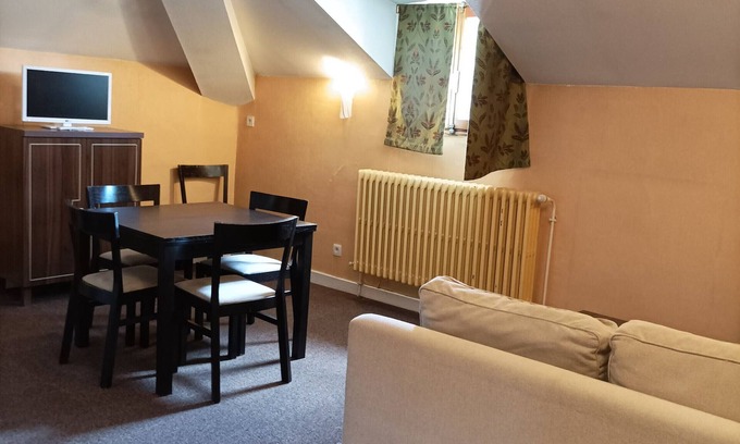 Jausiers Apartment | Charming Castle Apartment for 6 with Pool, Sauna, and Free WiFi in Jausiers