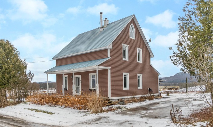 Brebeuf Other | Charming centennial farmhouse minutes away from Mont-Tremblant
