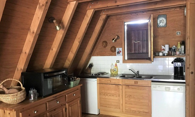 La Joue du Loup Ski Chalet | "Charming Chalet with Mountain Views, 5 Min Walk to Slopes - Le Jardin Alpin"