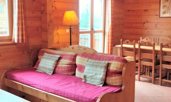 Le Devoluy Ski Chalet | Charming Chalet for 6 with Pool Access, Near Ski Slopes