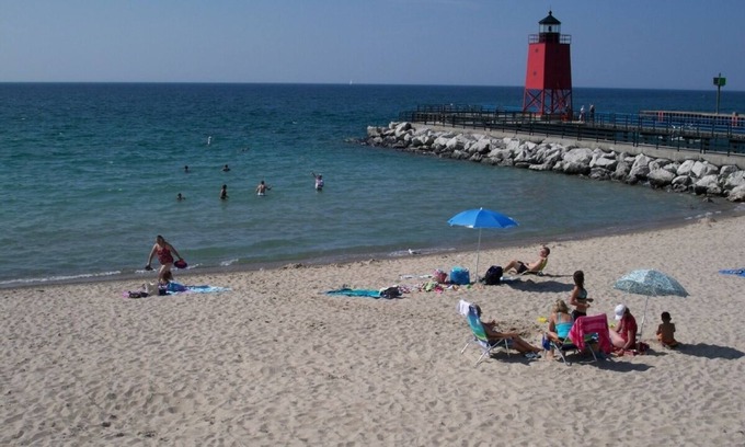 Charlevoix House | Charming Charlevoix Beach Cottage